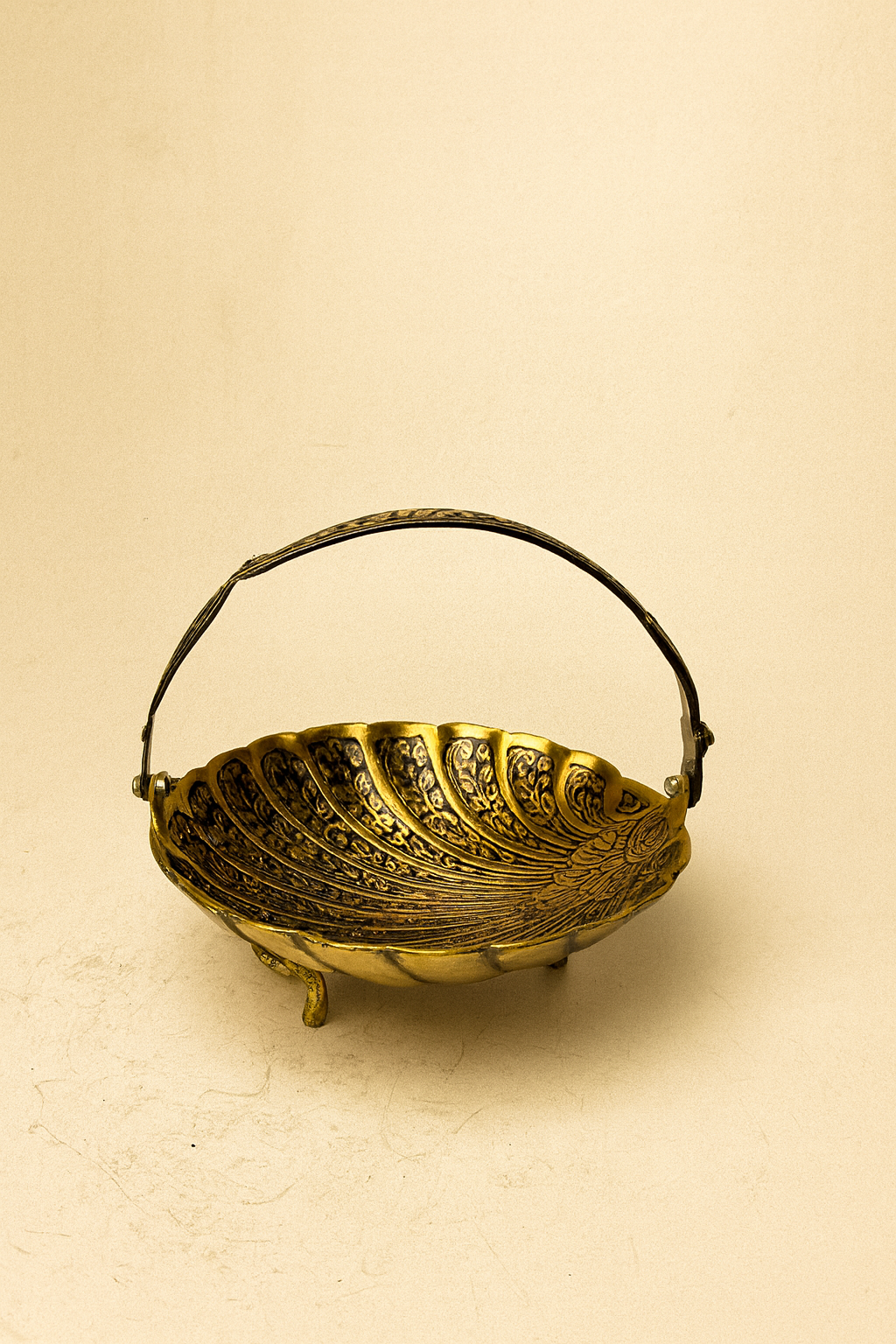 Antique Brass Decorative Bowl – Pakistan Souvenir