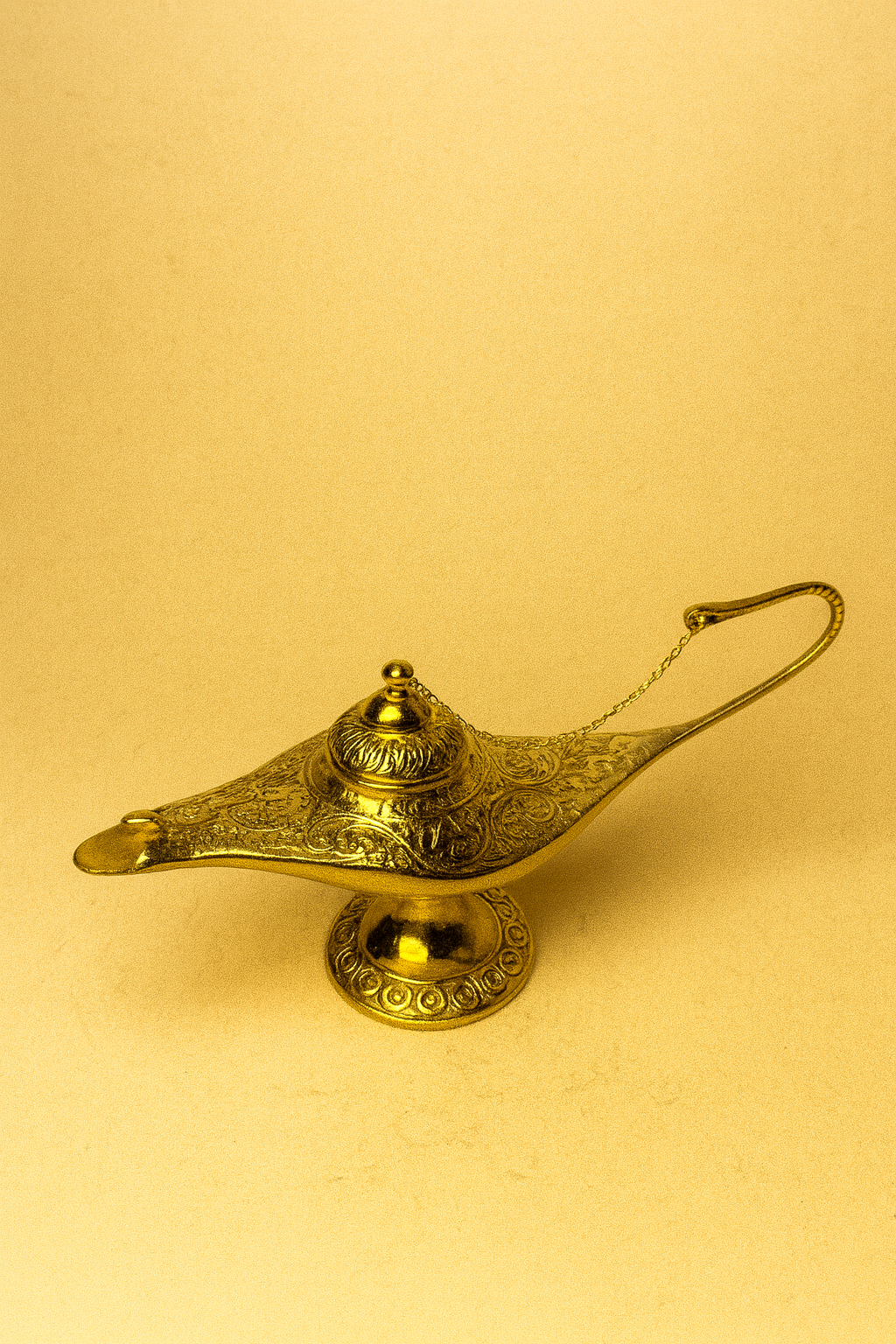 Colorful Brass Aladdin Lamp Showpiece